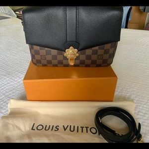 AUTHENTIC Louis Vuitton Clapton crossbody handbag